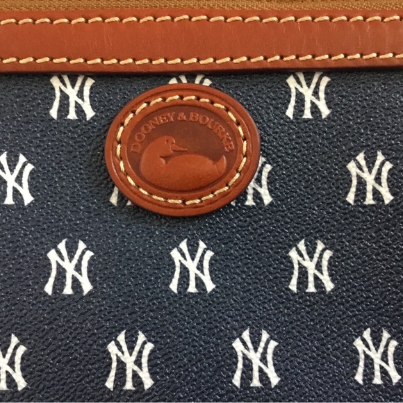 Dooney & Bourke New York Yankees - MLB crossbody purse - Picture 3 of 8
